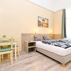  Apartment Vaci Ungarn