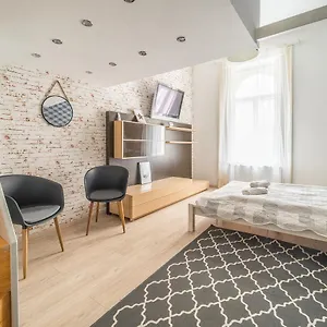  Apartment Susan Near Blaha Lujza Square Ungarn